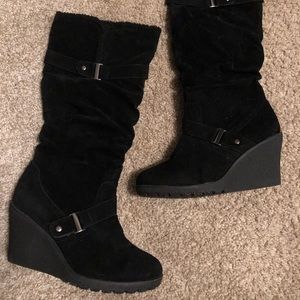Black wedges boots